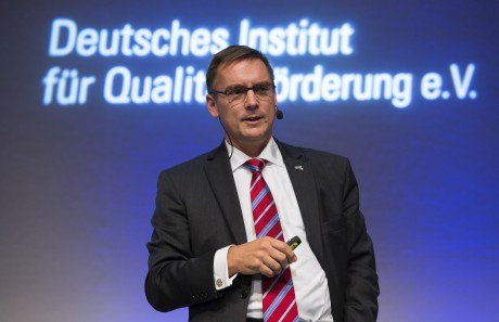 Professor Dr. Peter König